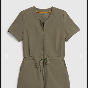 Gap Fit Romper SMALL